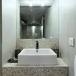 Luxury Eden アパート *